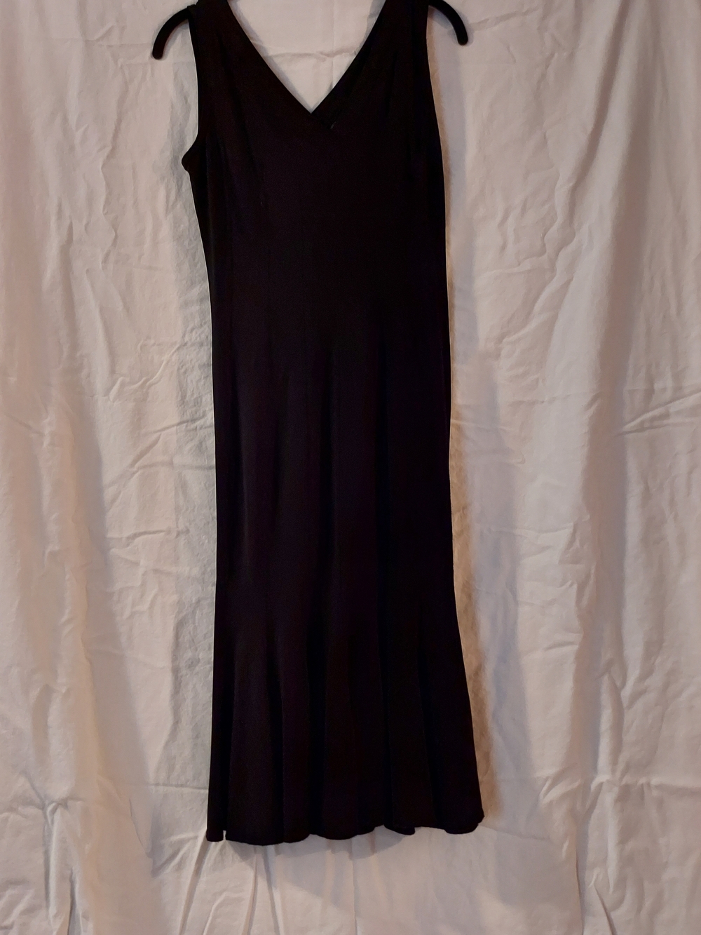 Shape FX Black Sleeveless V-Neck Midi Dress